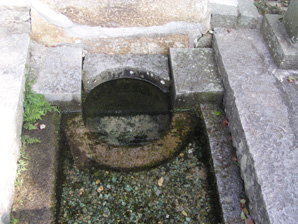 臼井の井戸枠の写真