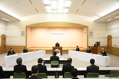 愛媛県森林組合連合会・いしづち森林組合・宇摩森林組合と東予地区3市が災害時応援協定を締結の写真1枚目