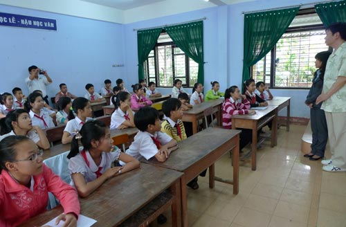 Pham Sao Nam中学校視察訪問