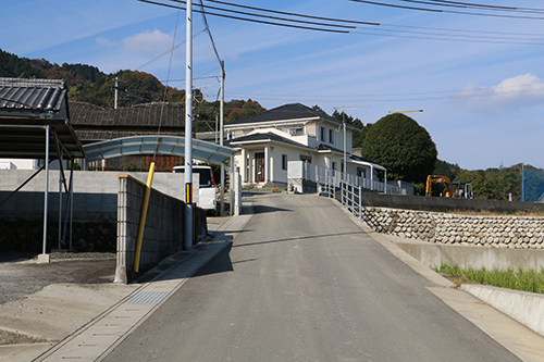 高知八幡神社への道