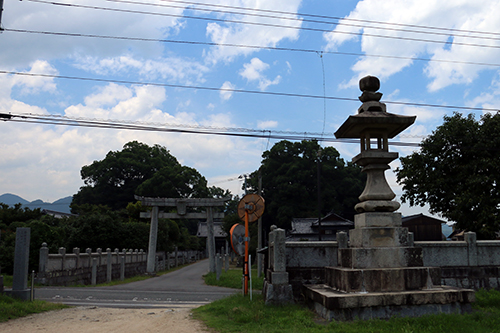 宮内神社の石灯籠