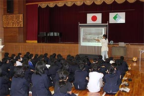 体験学習（小松小学校）の写真1