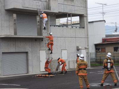 建物侵入