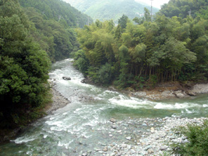 中山川と鞍瀬川の合流点の写真