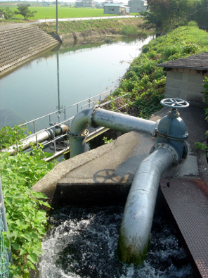 現在の小松町北川丸渕ポンプ場の写真