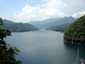 面河ダム湖（久万高原町）の写真