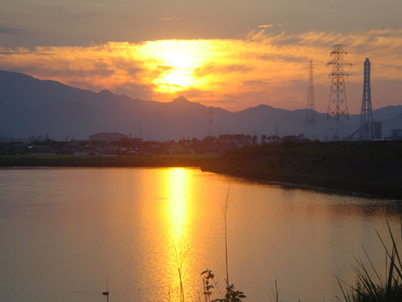 乙女川の夕暮れの写真