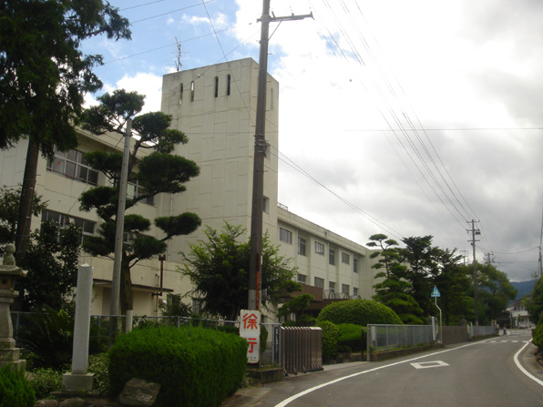 田野小学校（丹原町田野上方）の写真