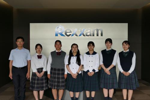 （株）レクザムで集合写真修正版