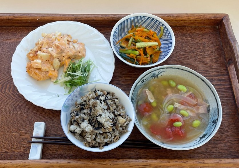 R6食改7月