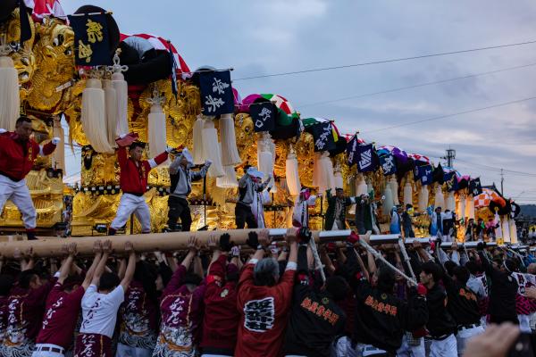 入選　「勢揃い」　杉浦　正幸