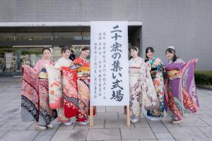 ６人女性