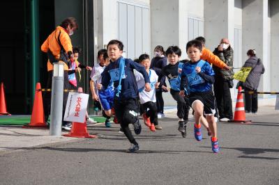 走る選手たち