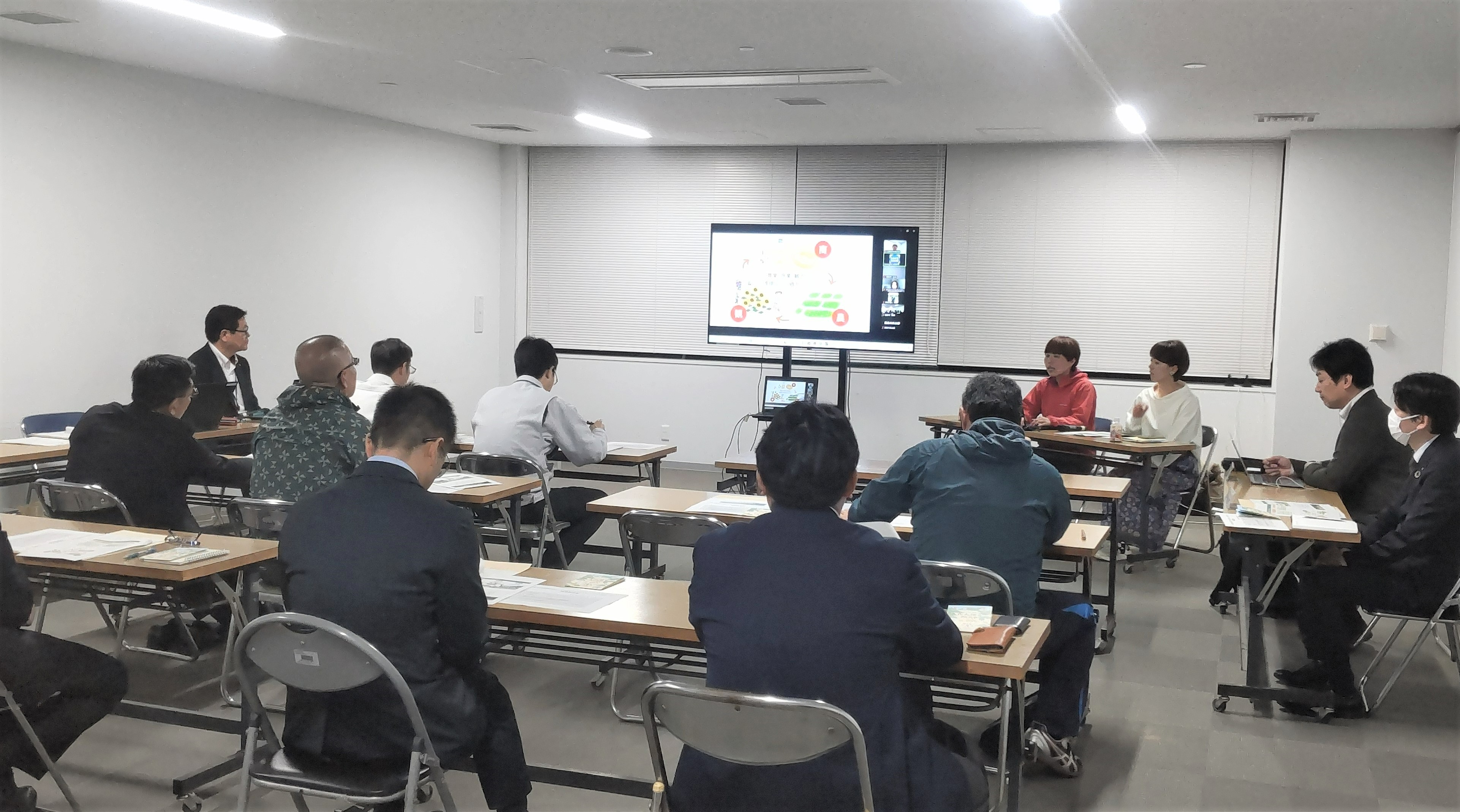 令和6年度成果報告会の様子
