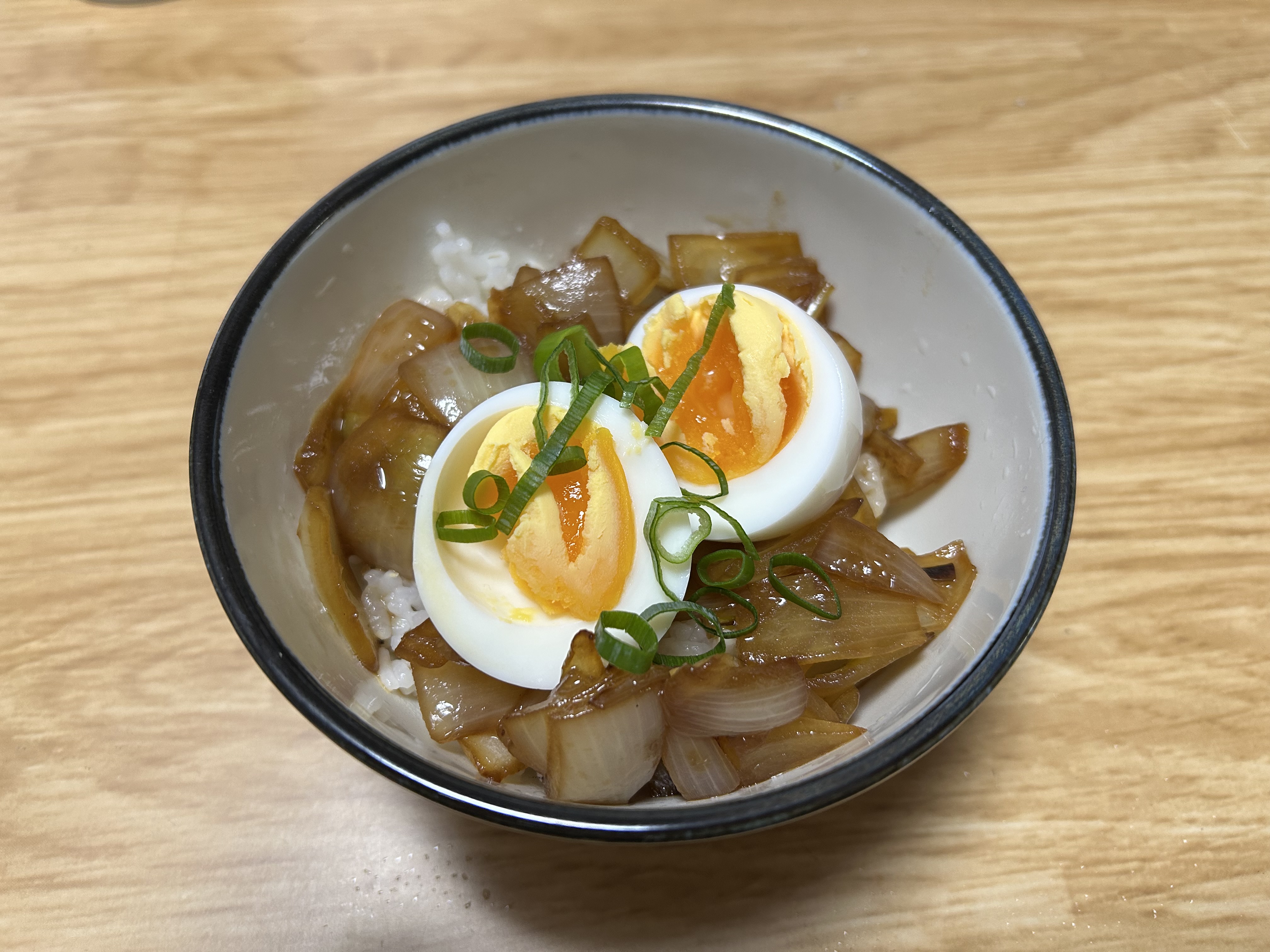 新玉ねぎのとろとろのっけごはん