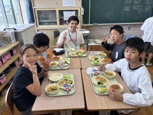 給食試食