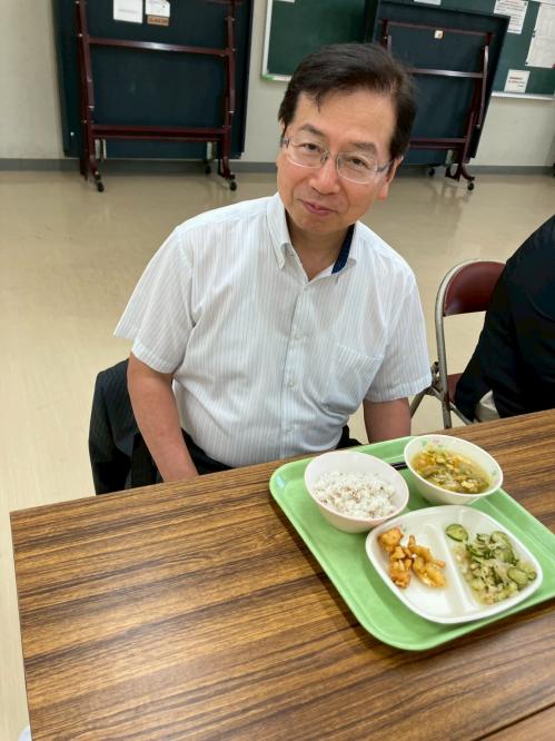 試食