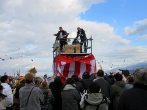 サテライトこまつ　餅まき