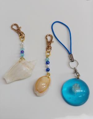 貝殻ストラップ、脱皮殻レジンストラップの写真