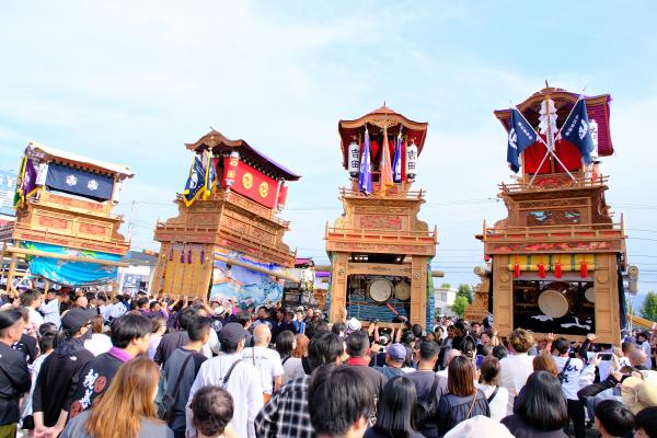 入選　「藤吉彫刻四屋台一斉差し上げ」　小松　功
