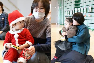 タンバリンを配る