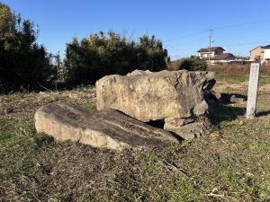 西大塚古墳(南から)