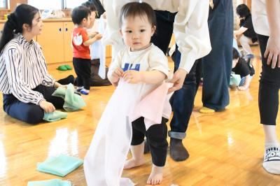 ヒラヒラを手に取って