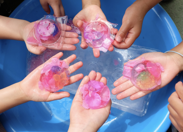 氷遊び(イメージ)
