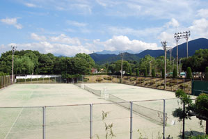 西条市小松中央公園テニスコート